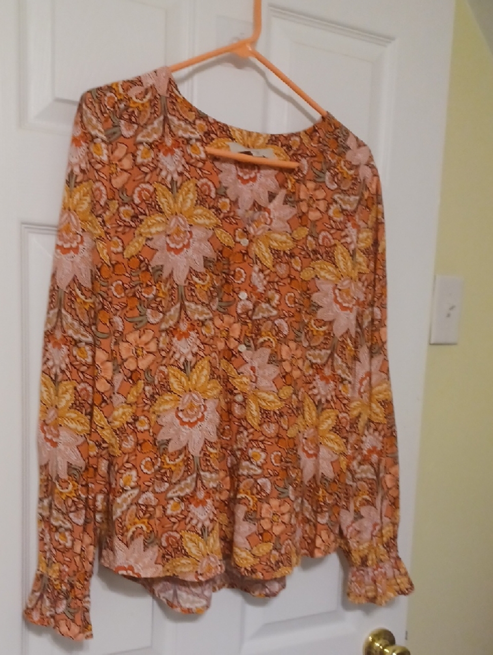 LOFT Sz M, (Runs Big) Salmon & Green, Floral Button-Front Long Ruffle Sleeve Top - Picture 5 of 10
